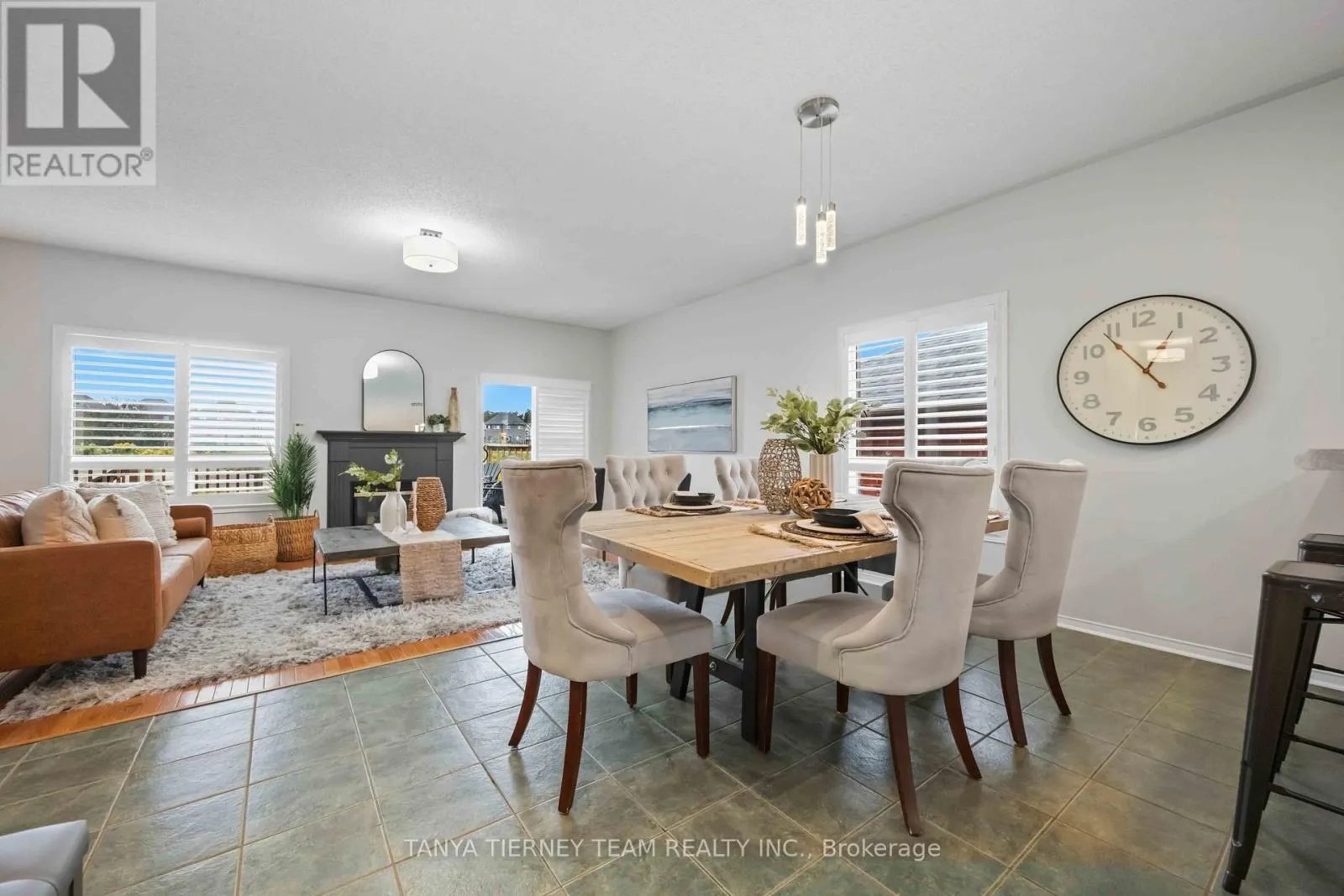 28 PERRYVIEW DRIVE