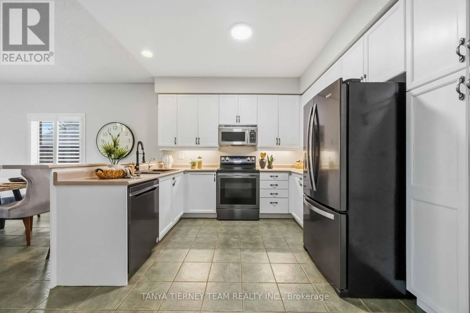 28 PERRYVIEW DRIVE
