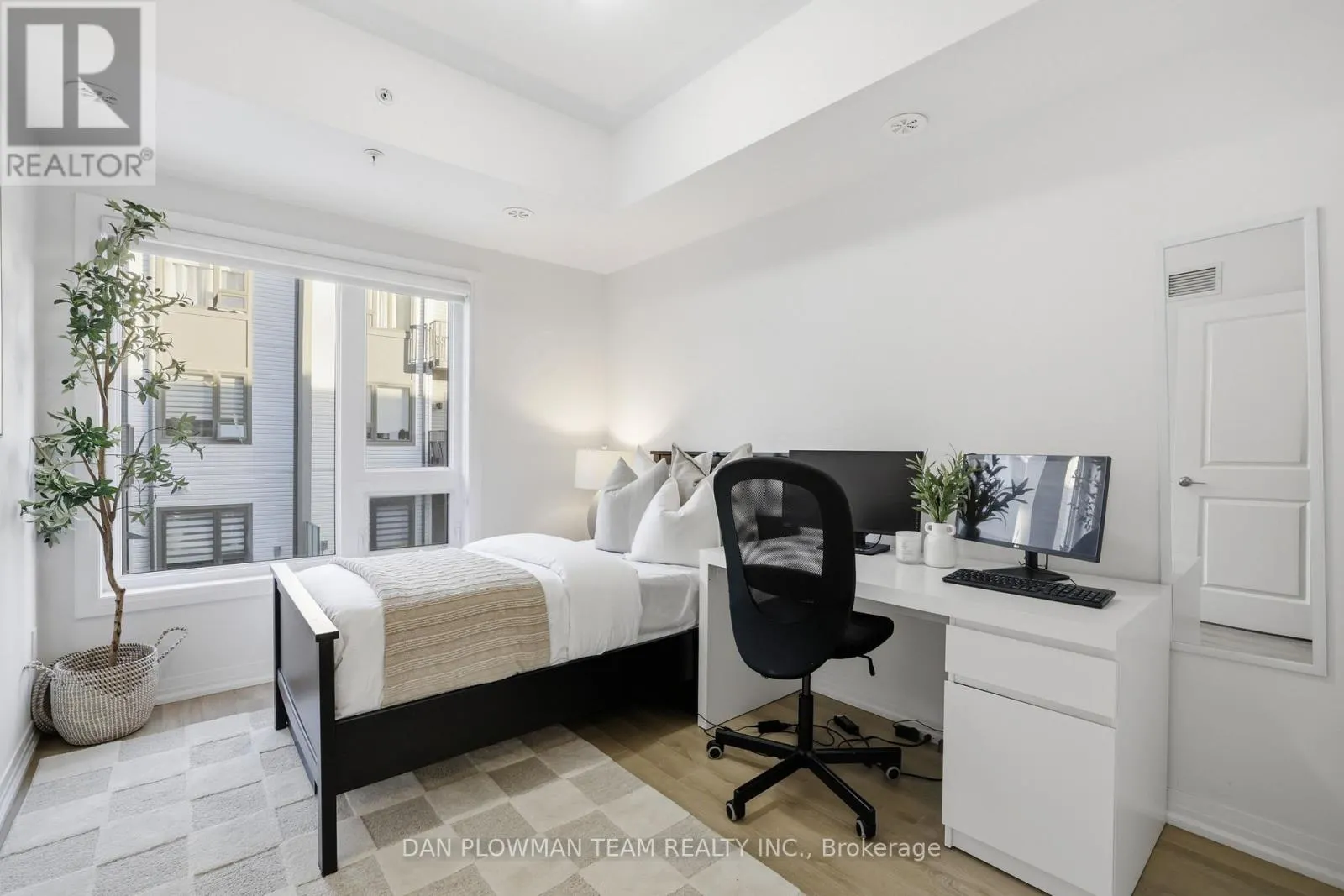 1210 - 2635 WILLIAM JACKSON DRIVE