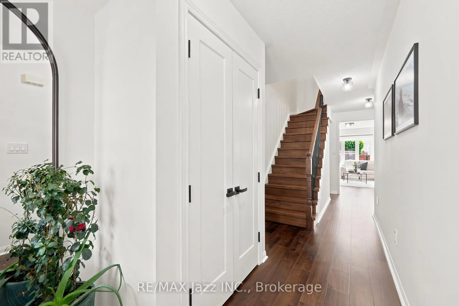 15 FARMSTEAD DRIVE