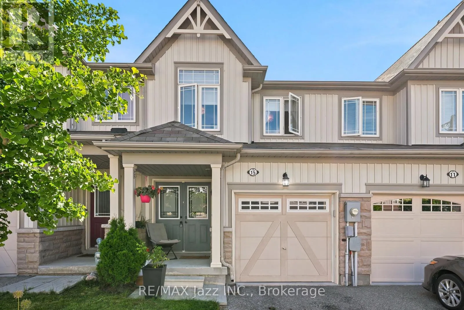 15 FARMSTEAD DRIVE