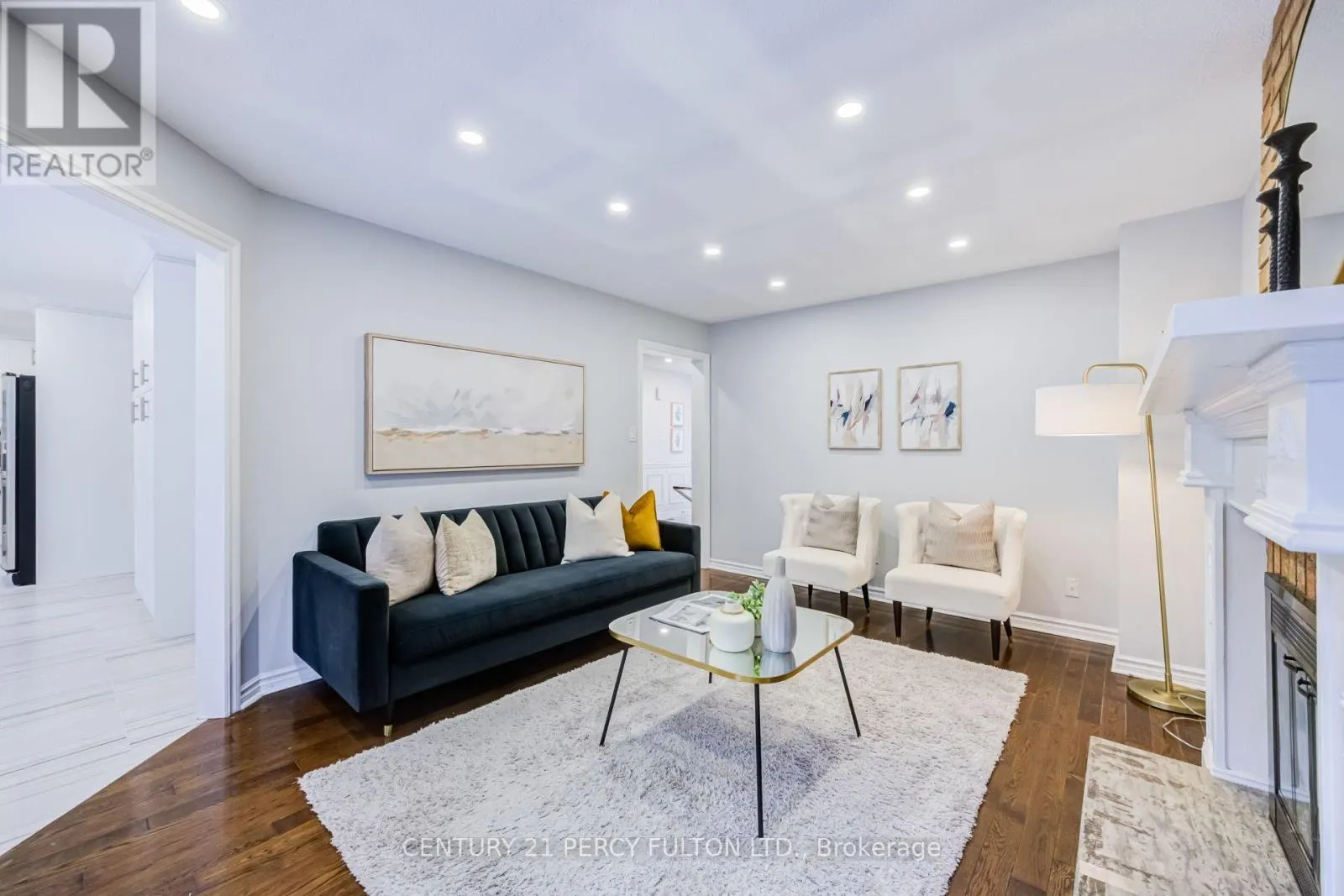 8 SAYOR DRIVE