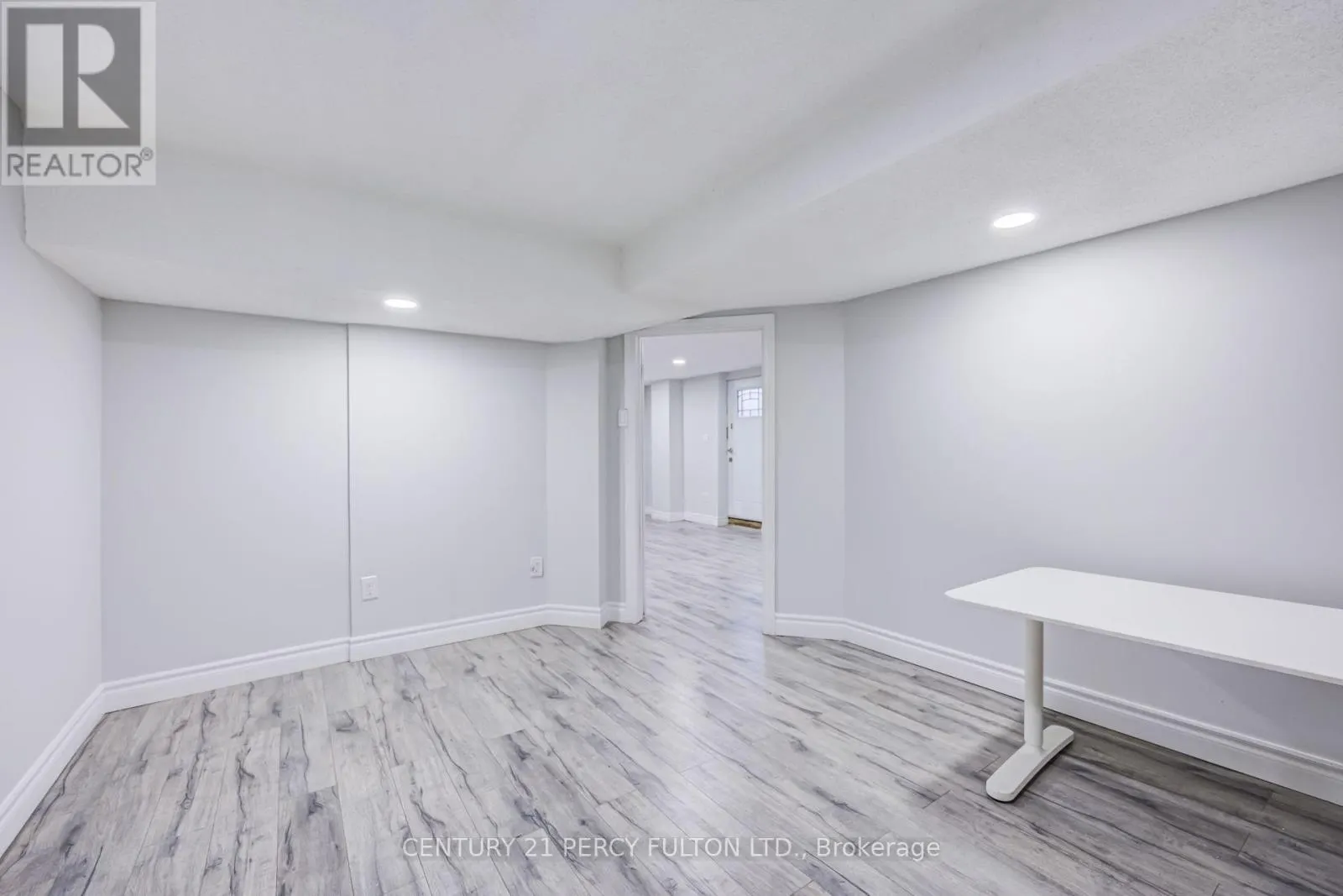 8 SAYOR DRIVE