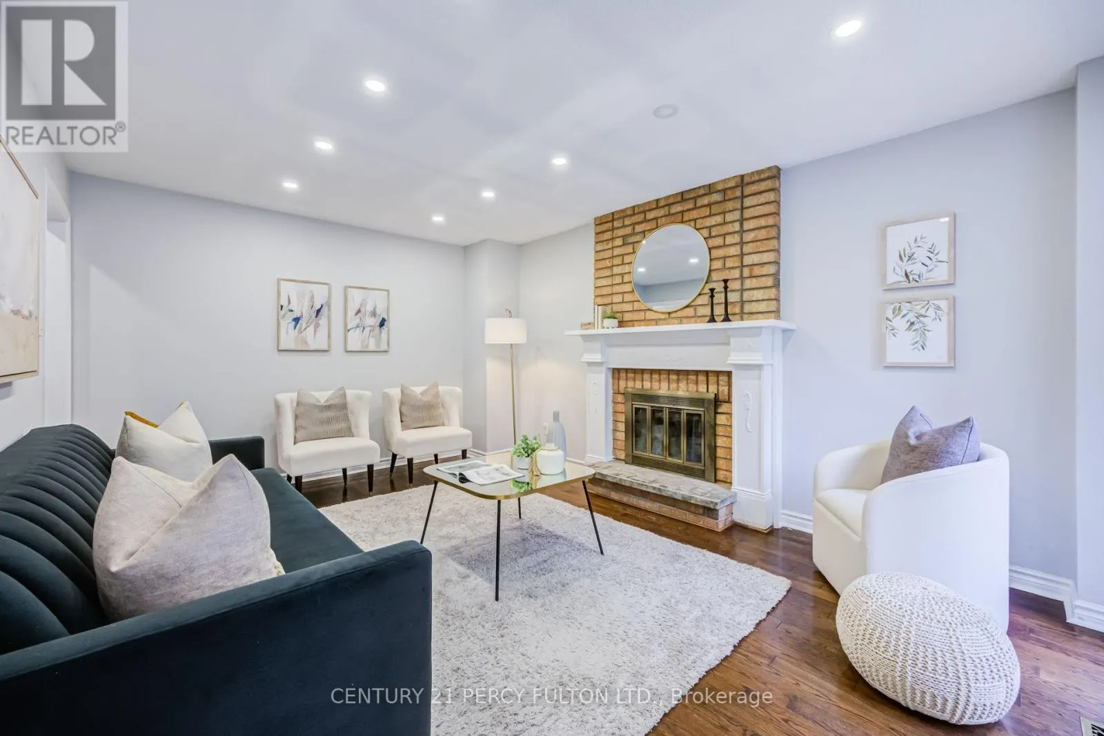 8 SAYOR DRIVE
