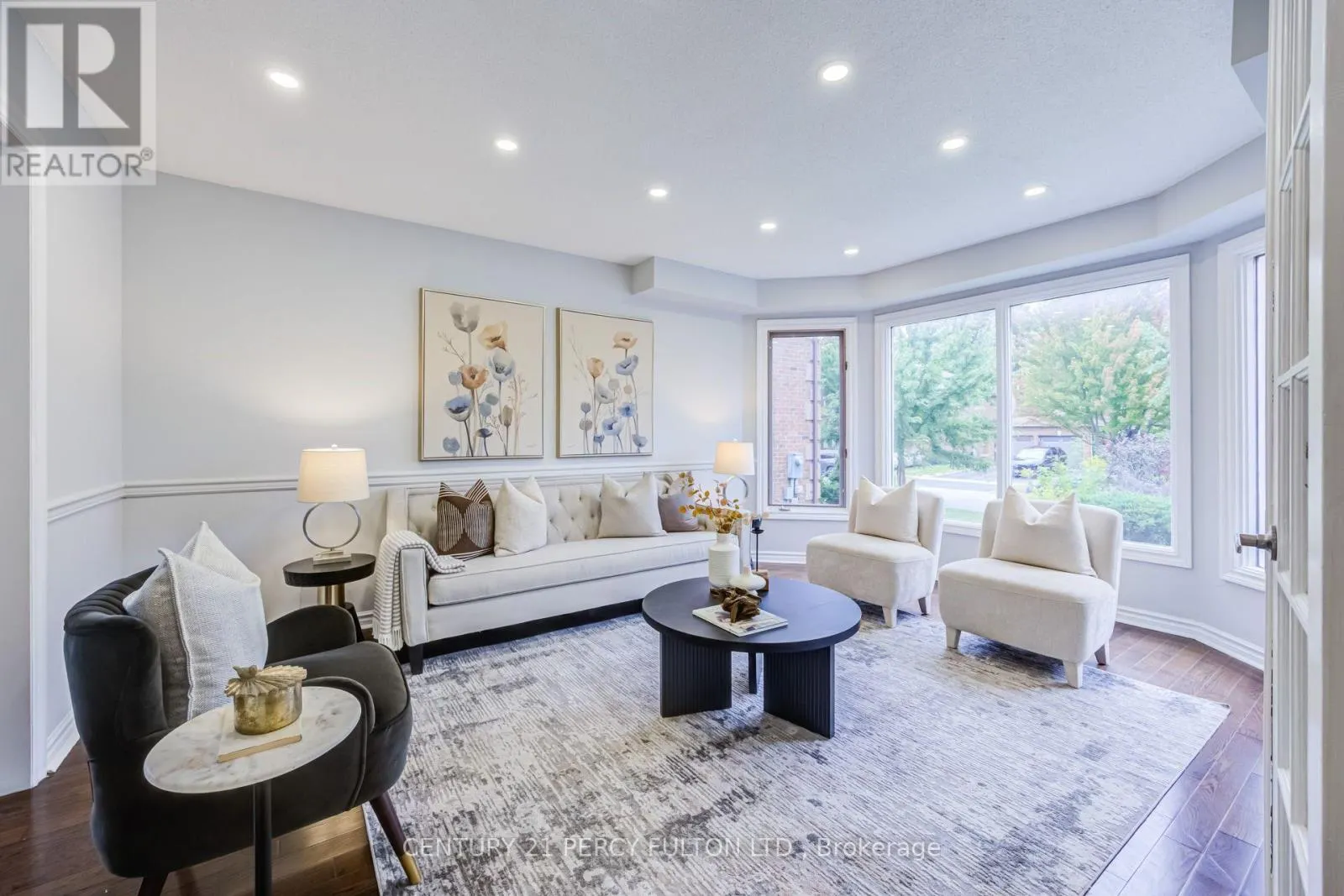8 SAYOR DRIVE