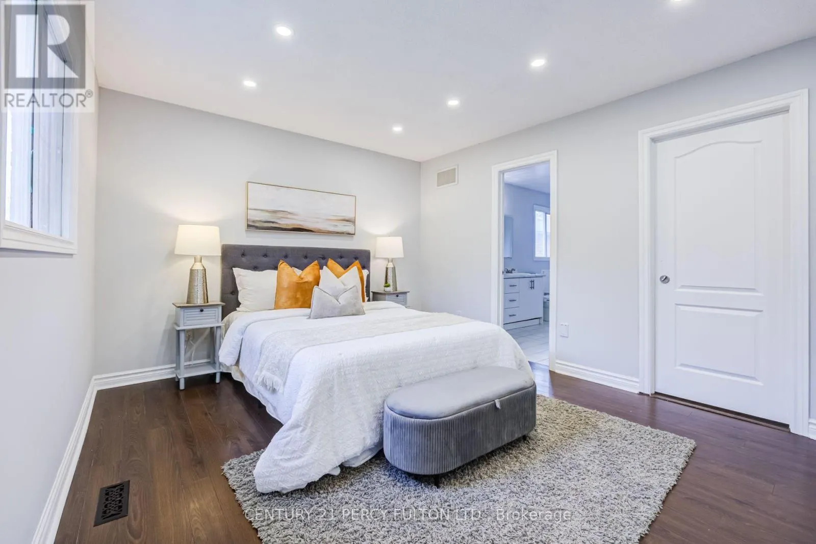 8 SAYOR DRIVE