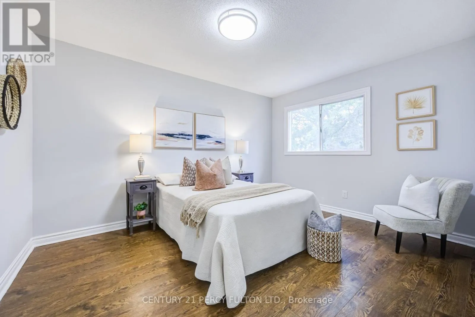 8 SAYOR DRIVE