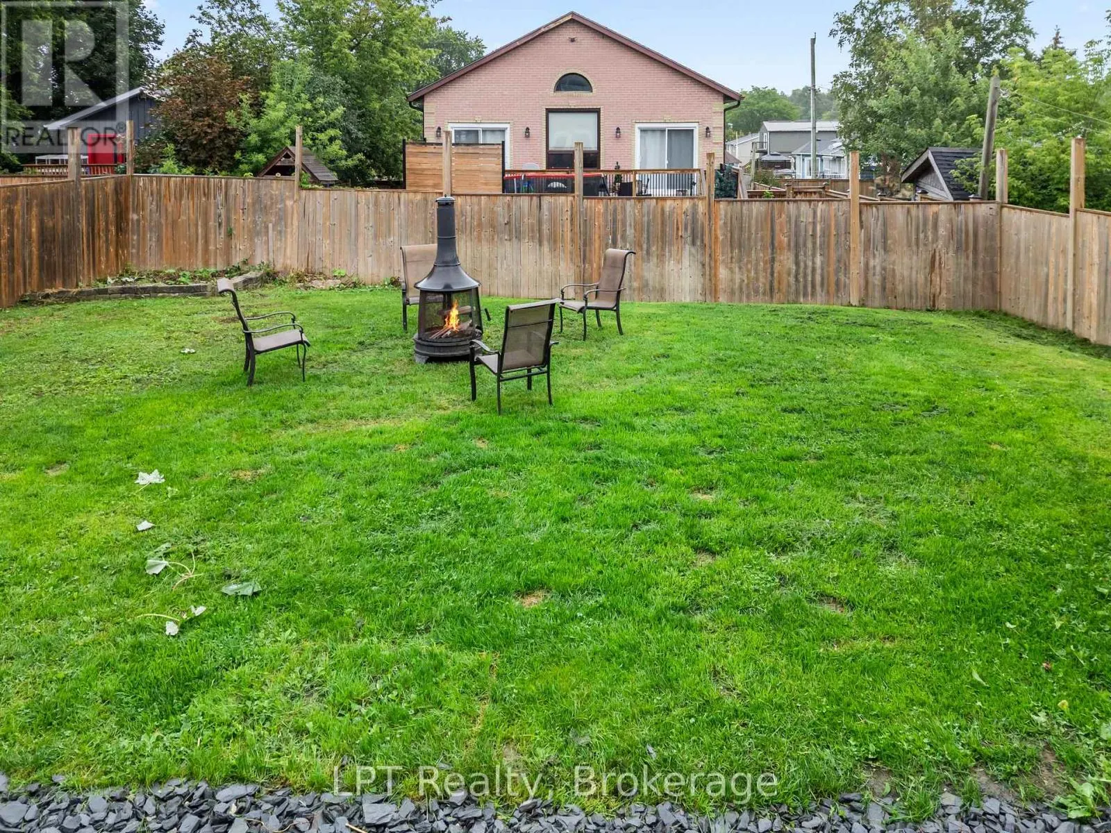 9 LAKEVIEW AVENUE