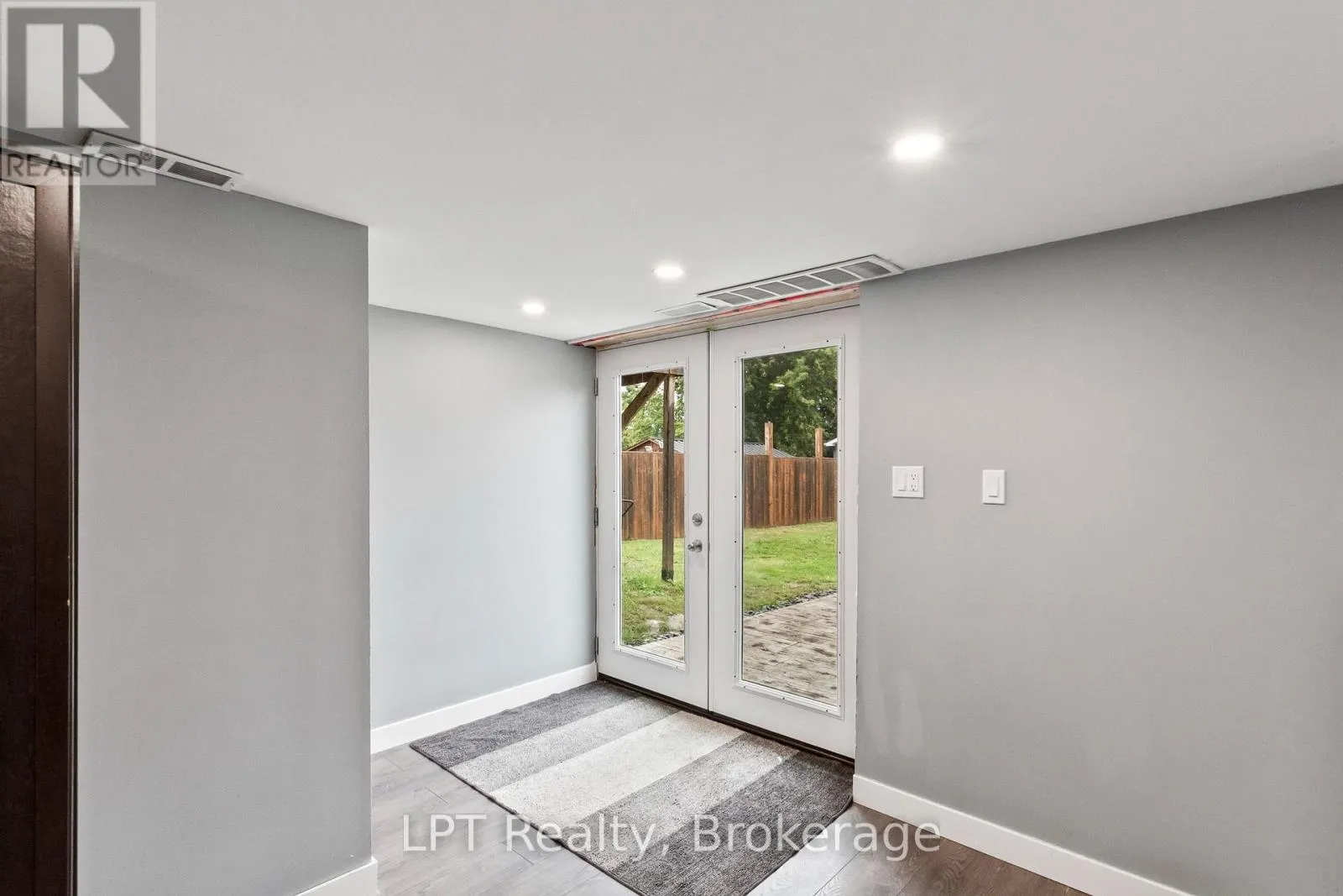 9 LAKEVIEW AVENUE