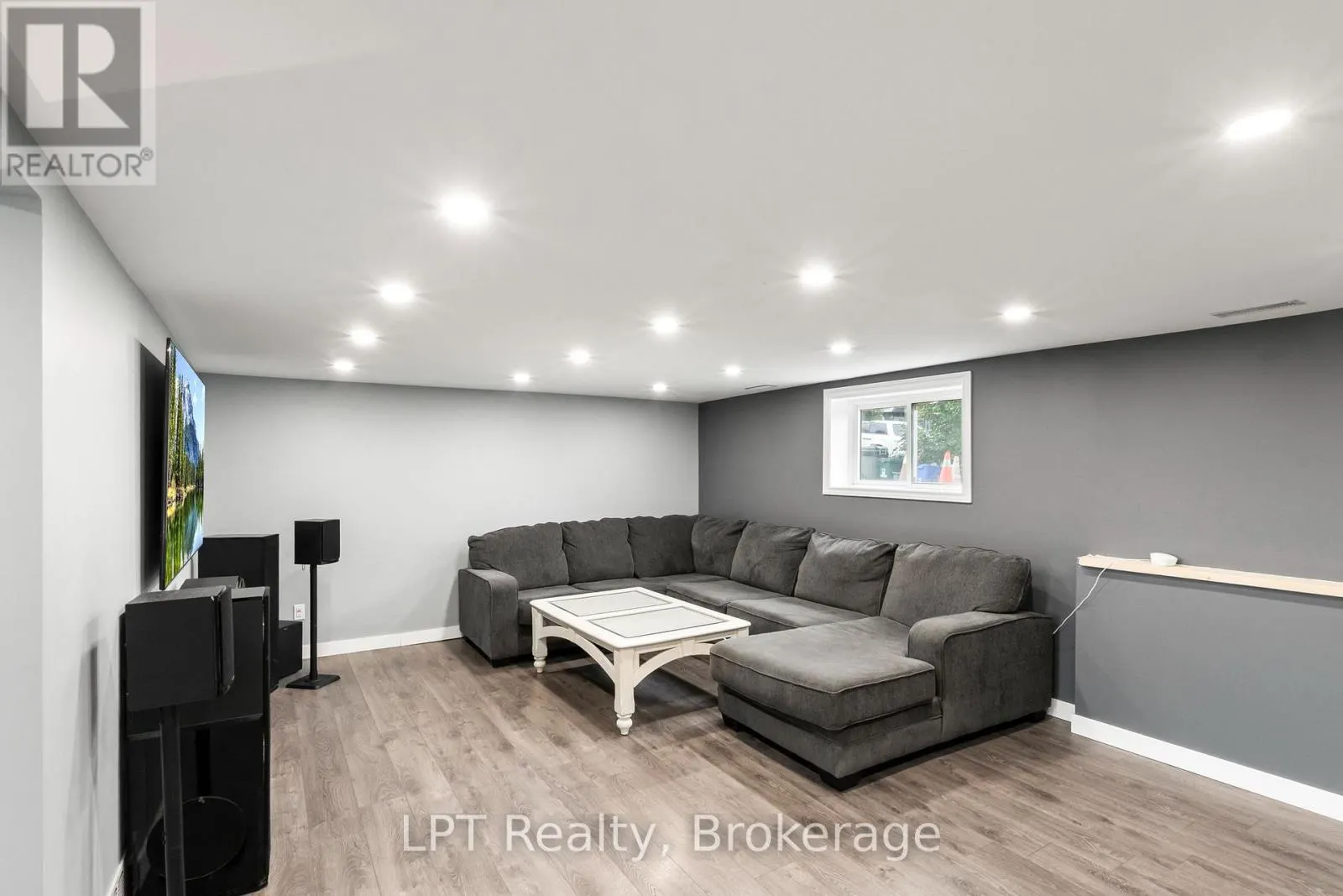9 LAKEVIEW AVENUE