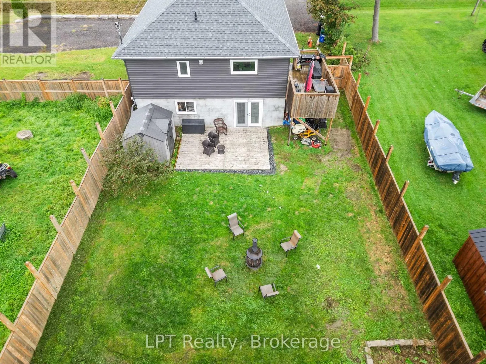 9 LAKEVIEW AVENUE