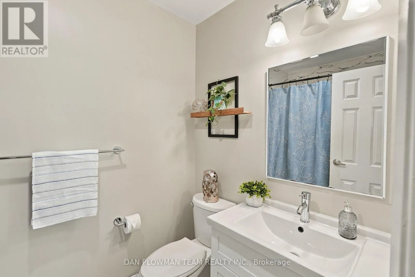 228 MEDINA COURT