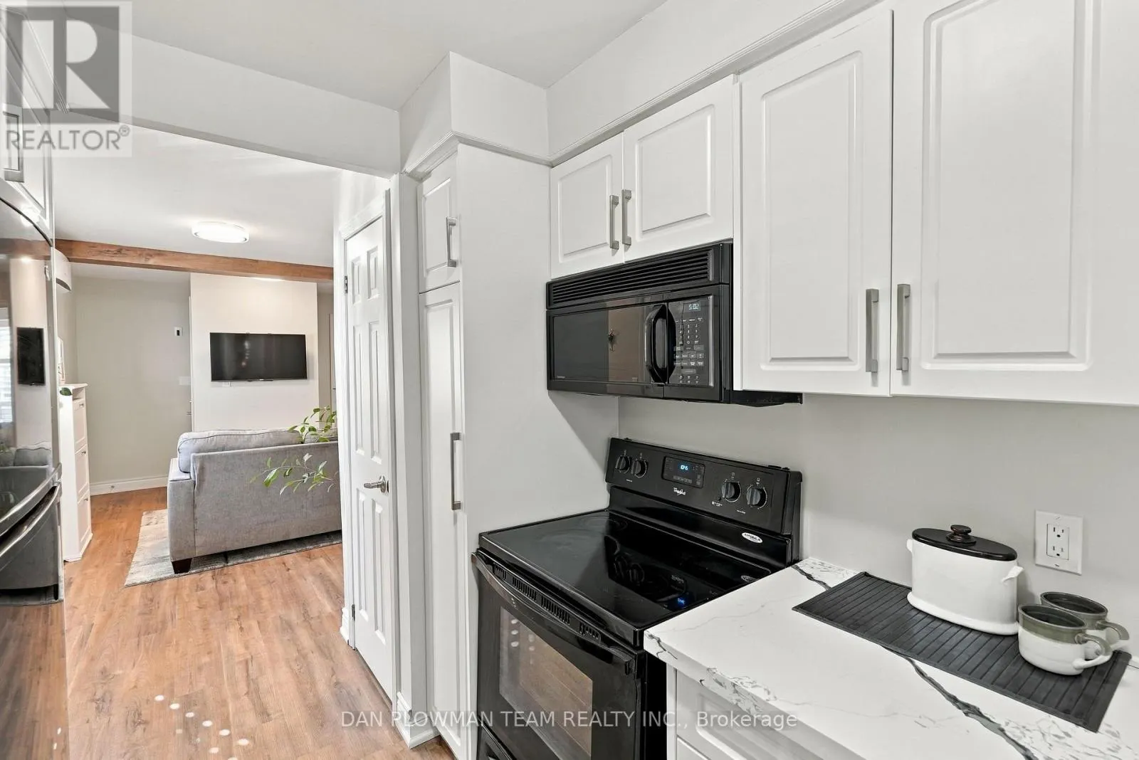 228 MEDINA COURT