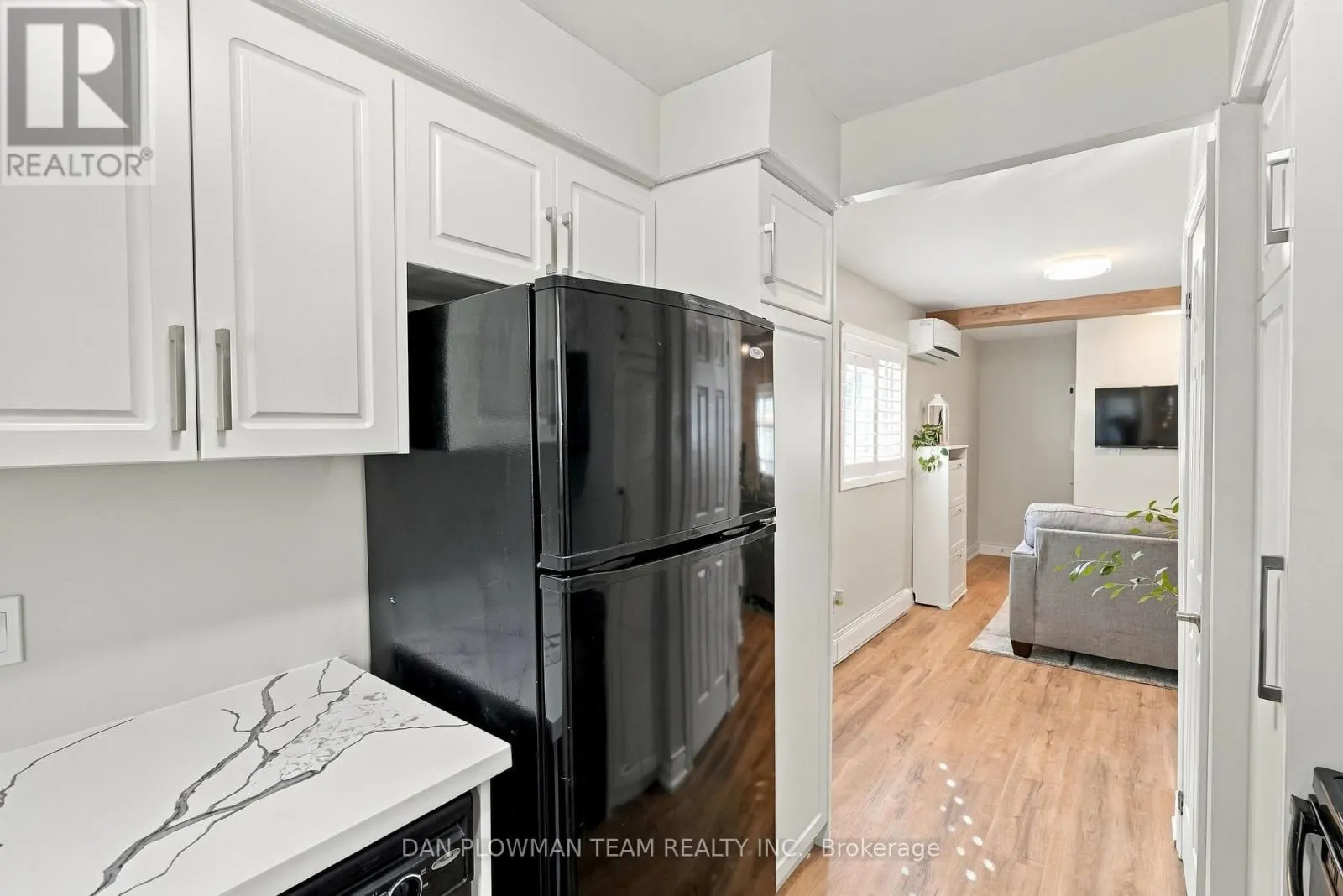 228 MEDINA COURT
