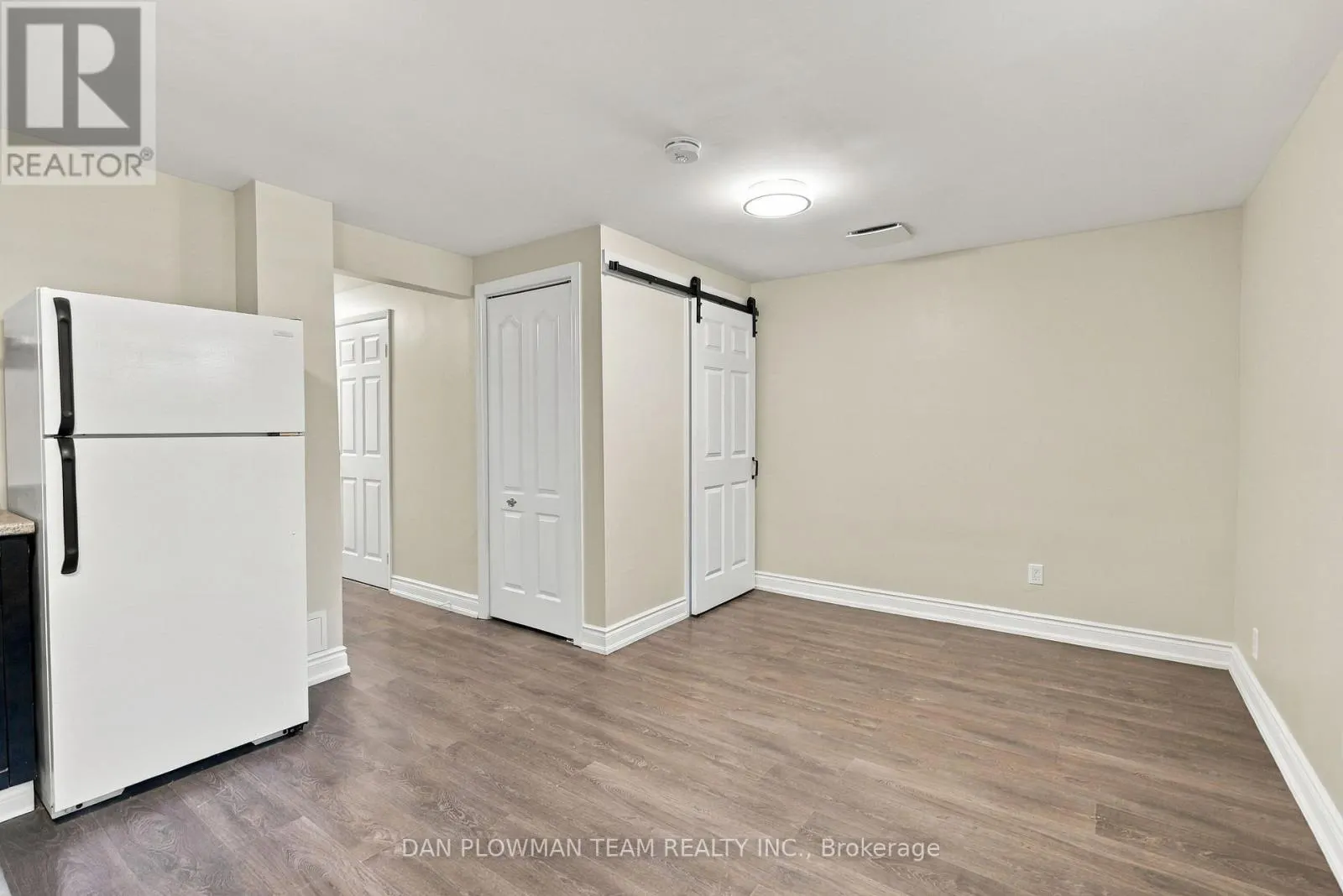 228 MEDINA COURT