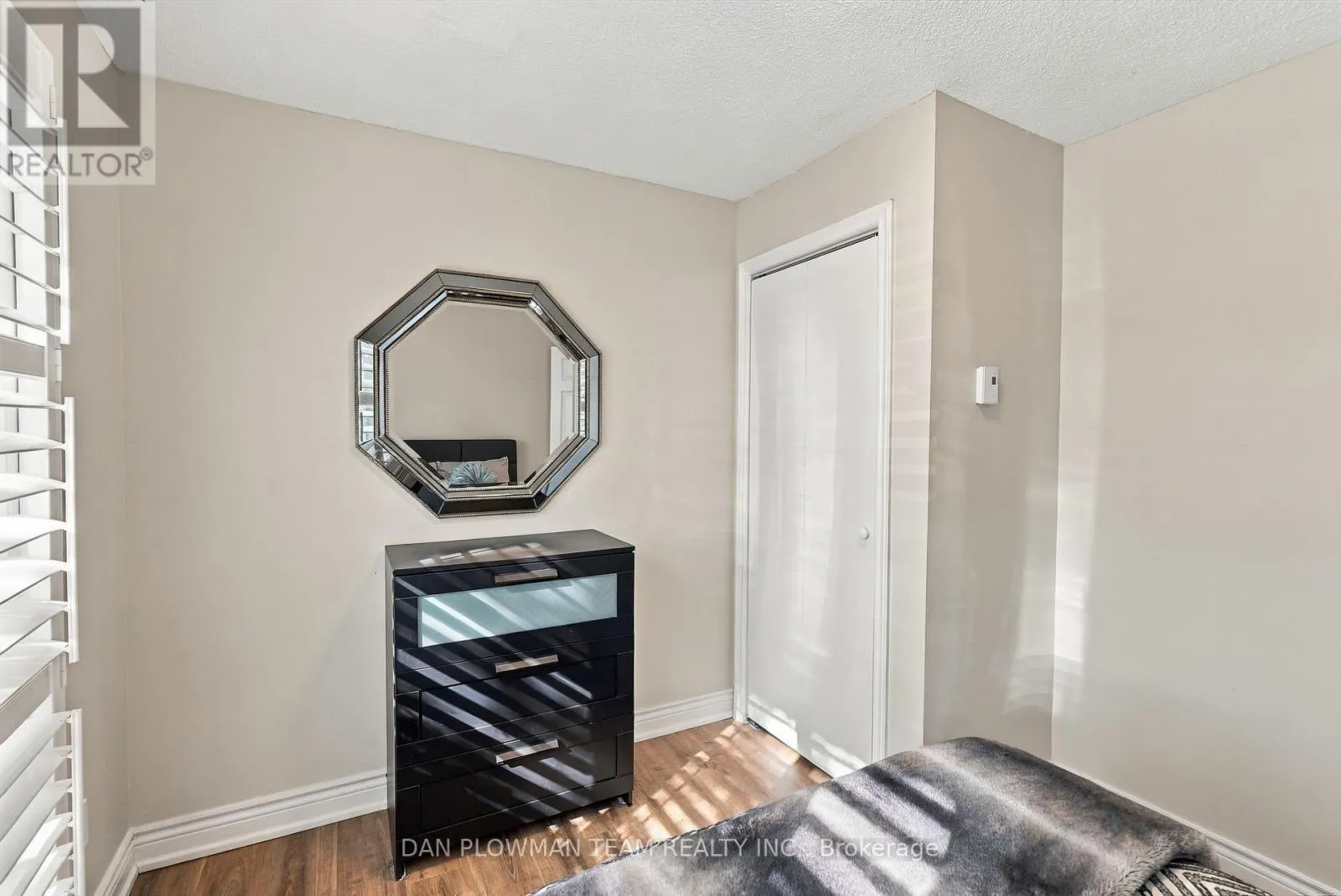 228 MEDINA COURT