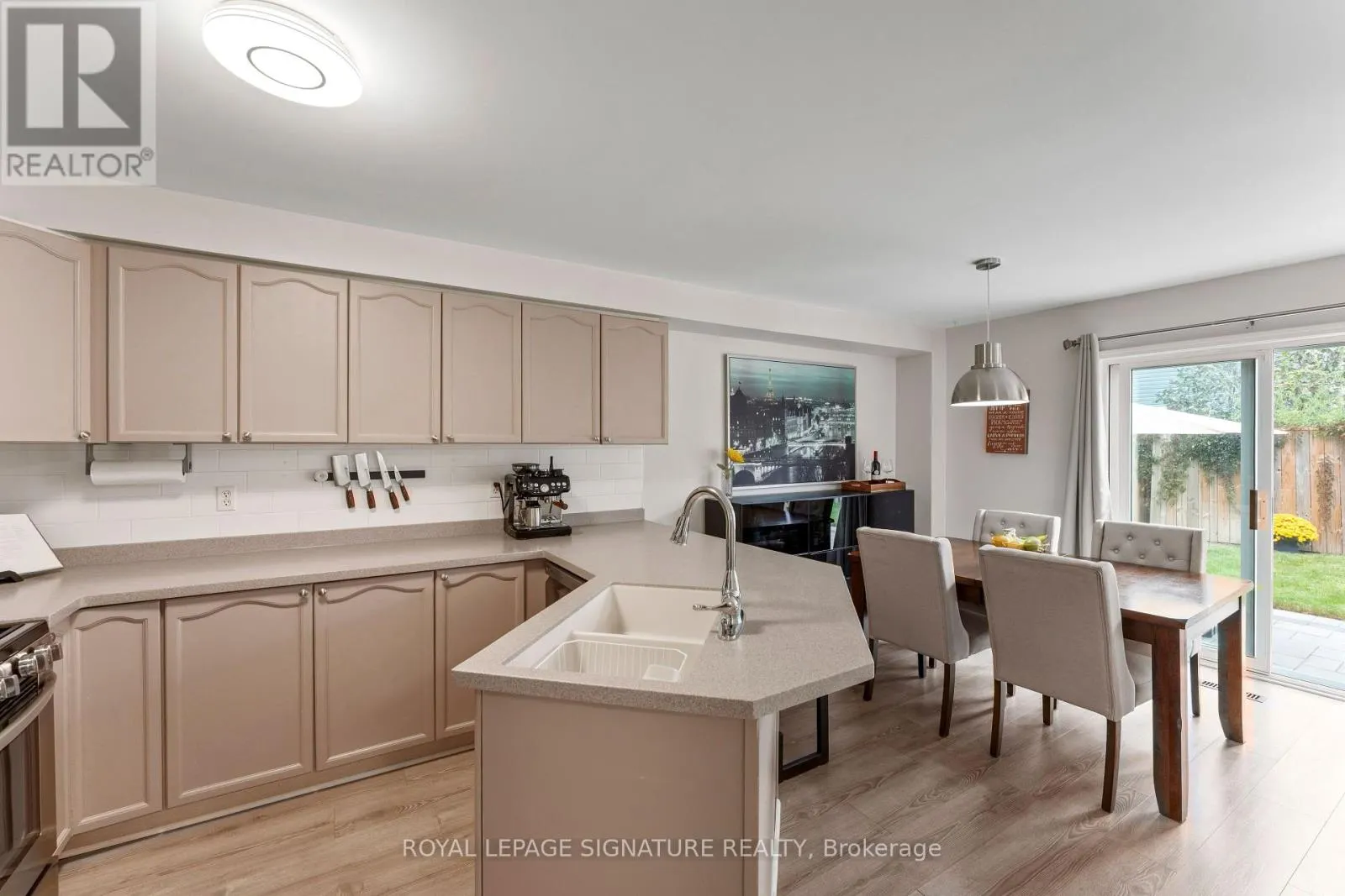 16 BEACHAM CRESCENT