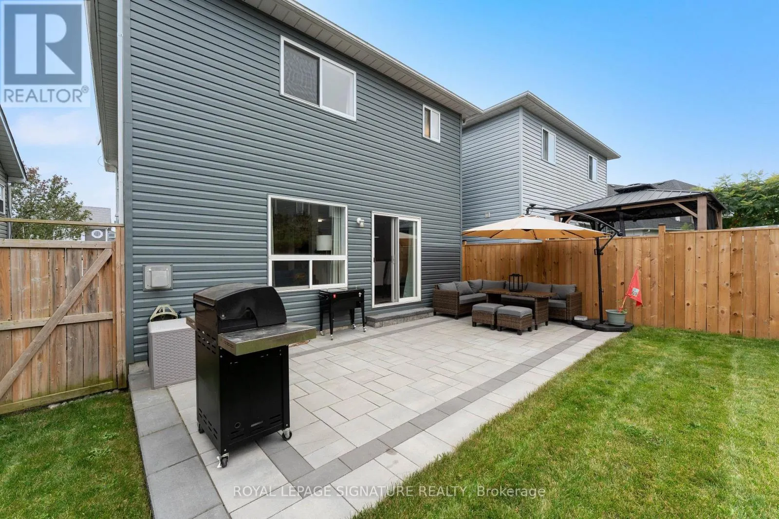 16 BEACHAM CRESCENT