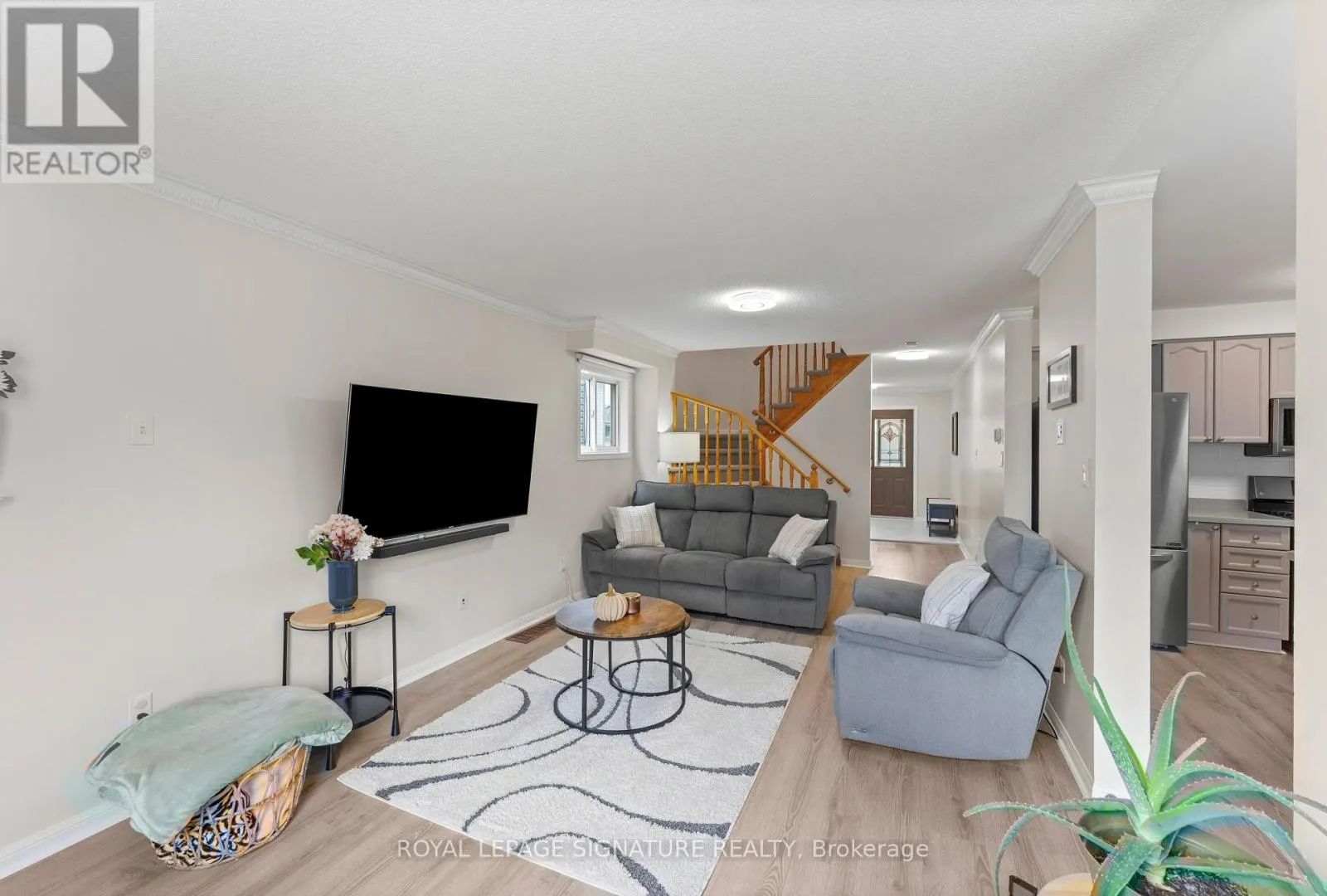 16 BEACHAM CRESCENT