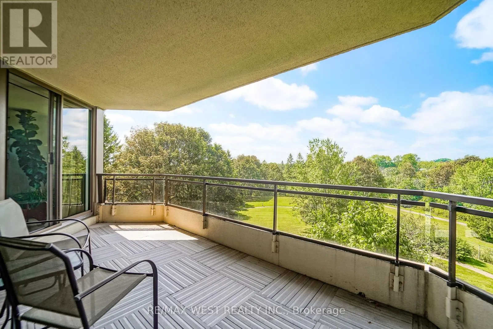 305 - 700 WILSON ROAD N