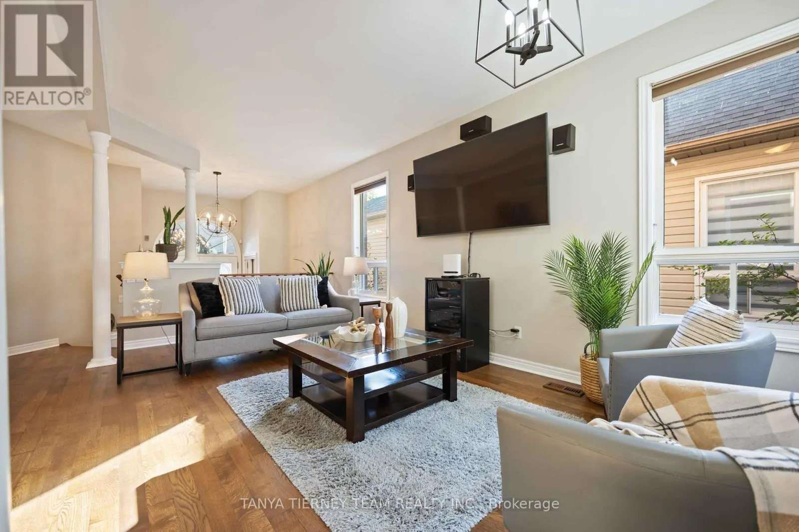 16 CODY AVENUE