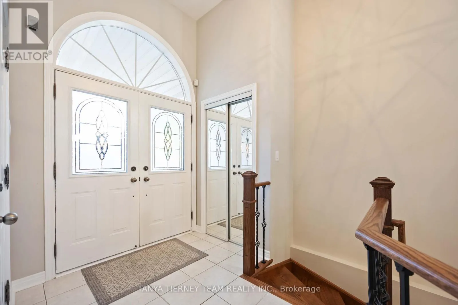 16 CODY AVENUE