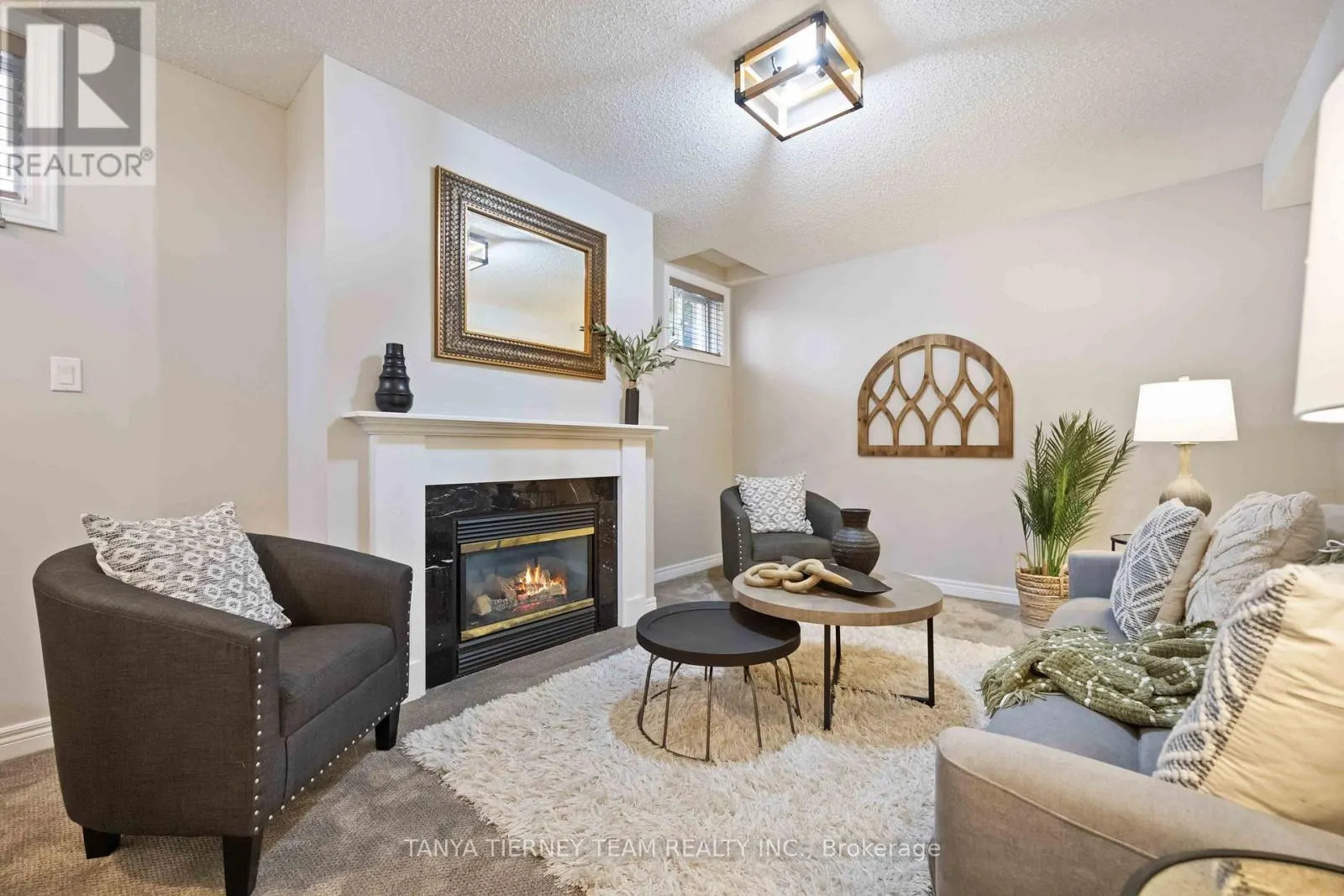 16 CODY AVENUE