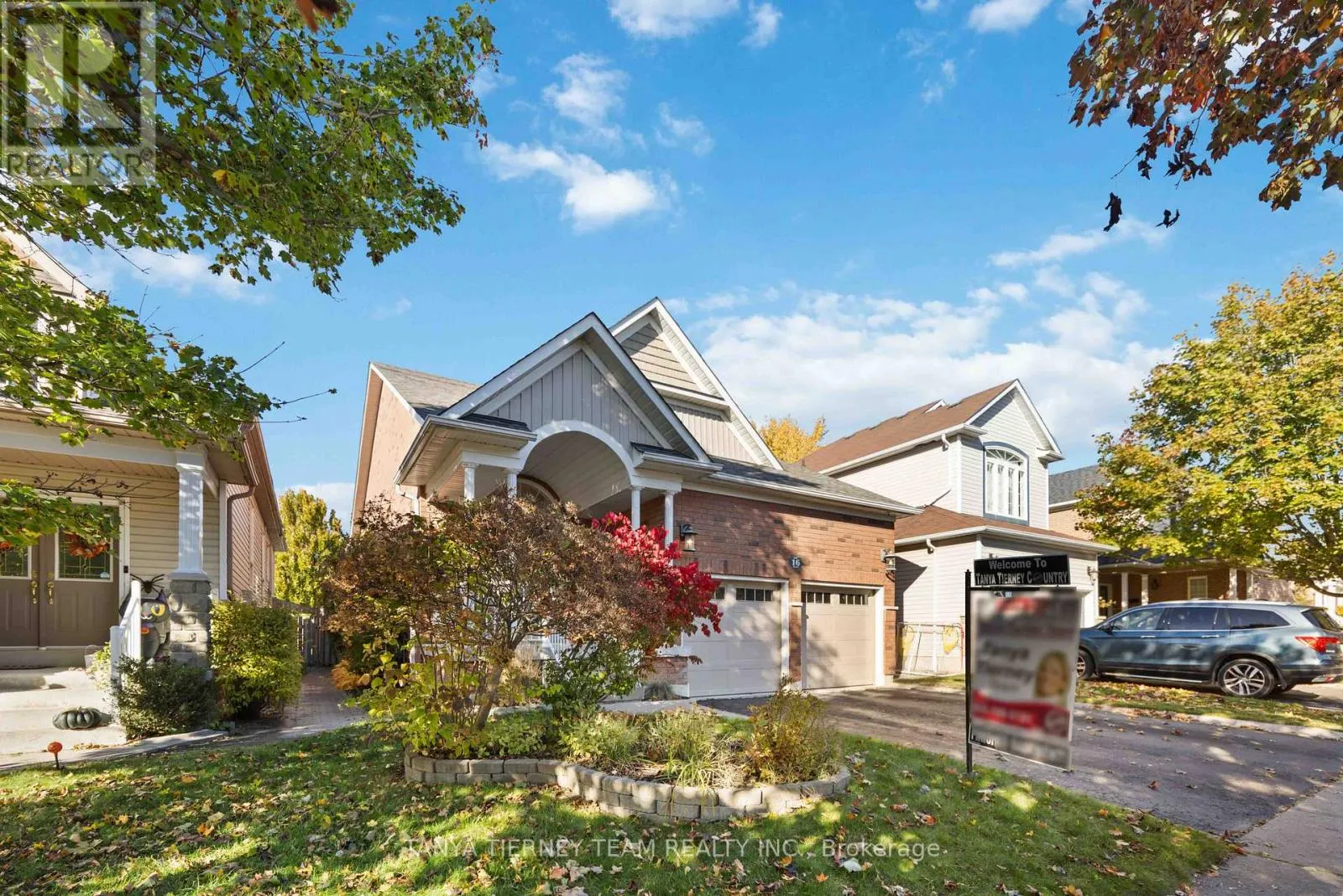 16 CODY AVENUE