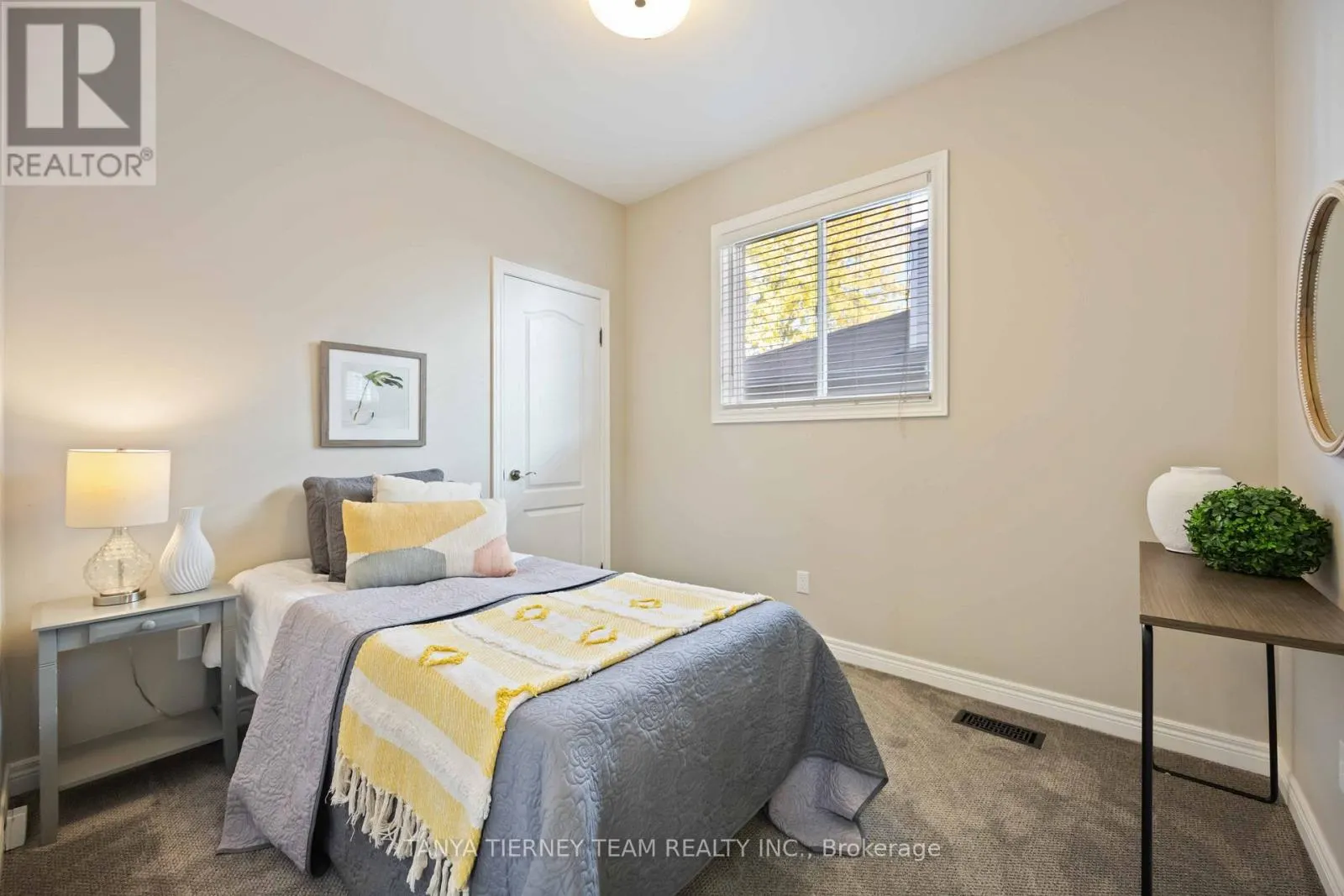 16 CODY AVENUE