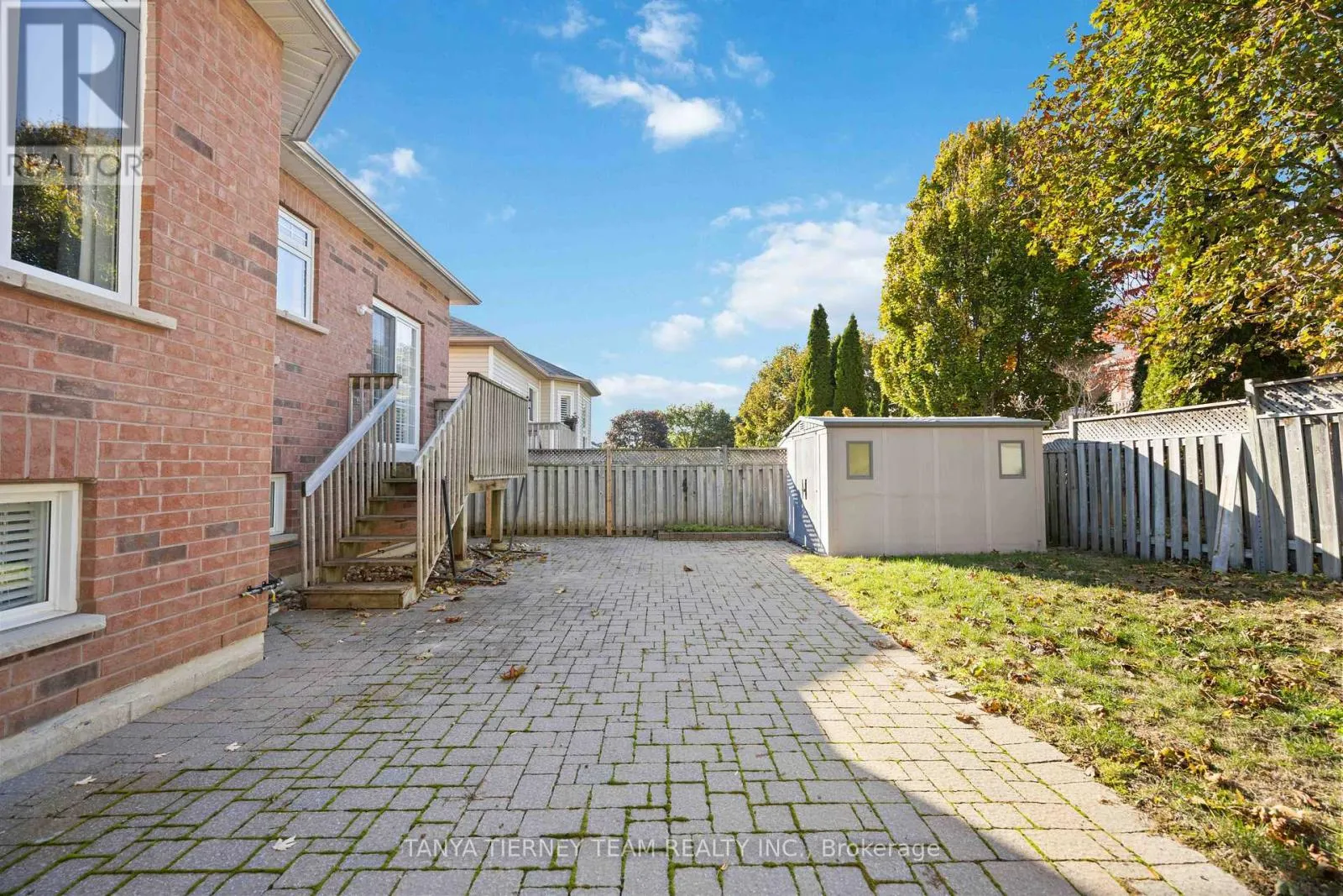 16 CODY AVENUE