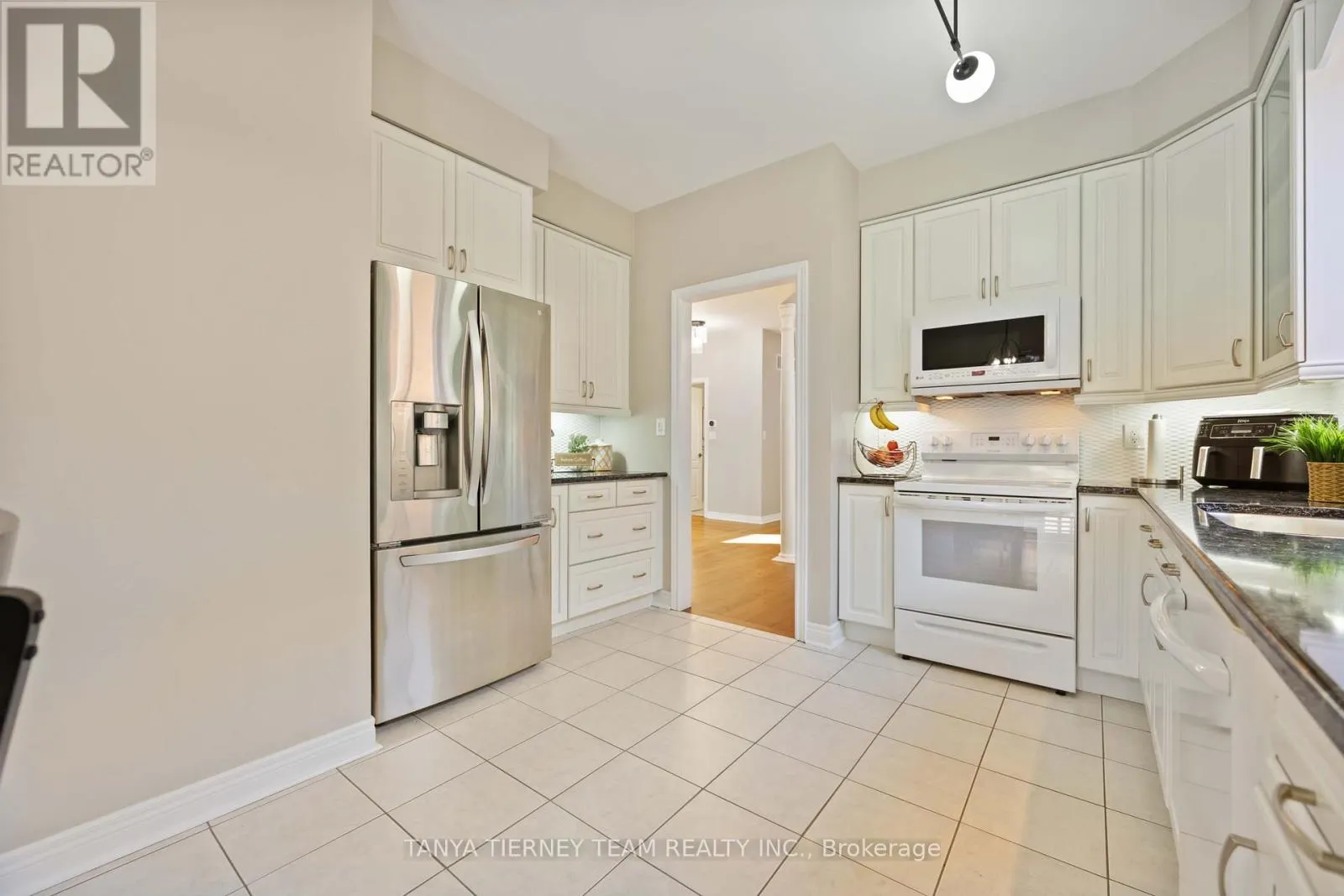 16 CODY AVENUE