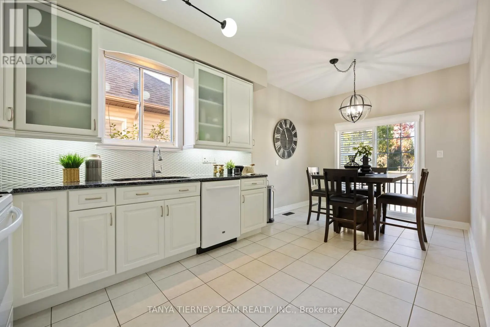 16 CODY AVENUE
