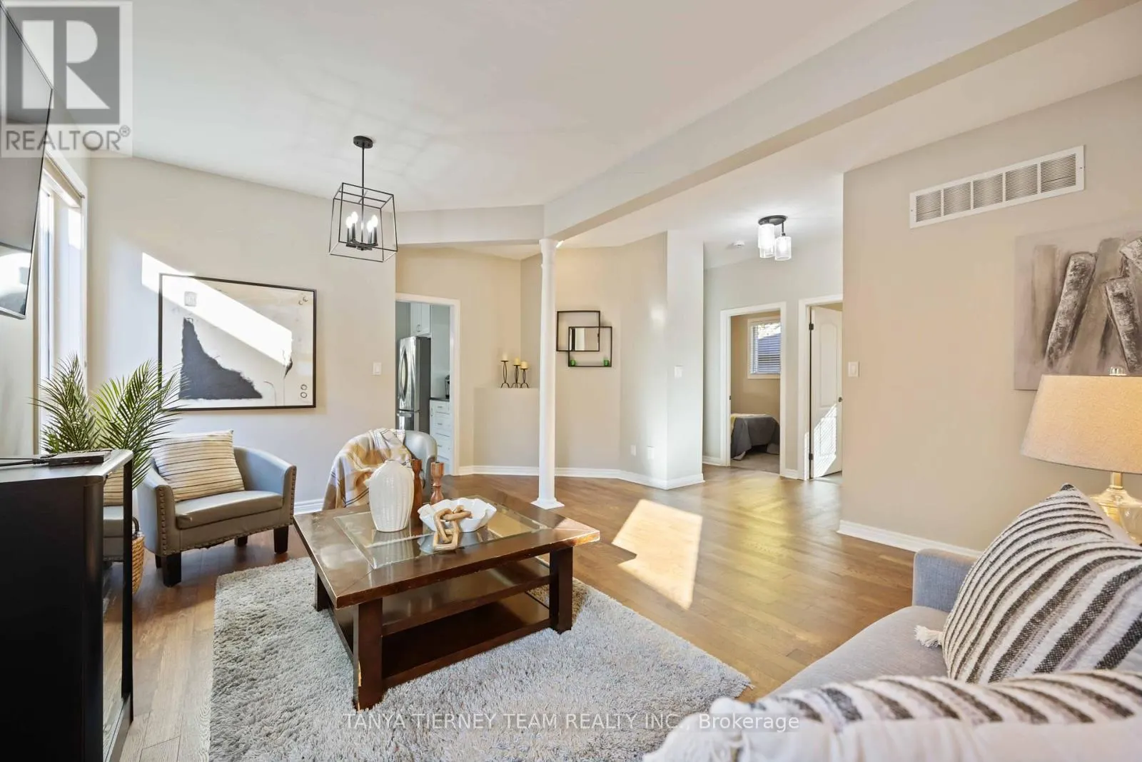 16 CODY AVENUE