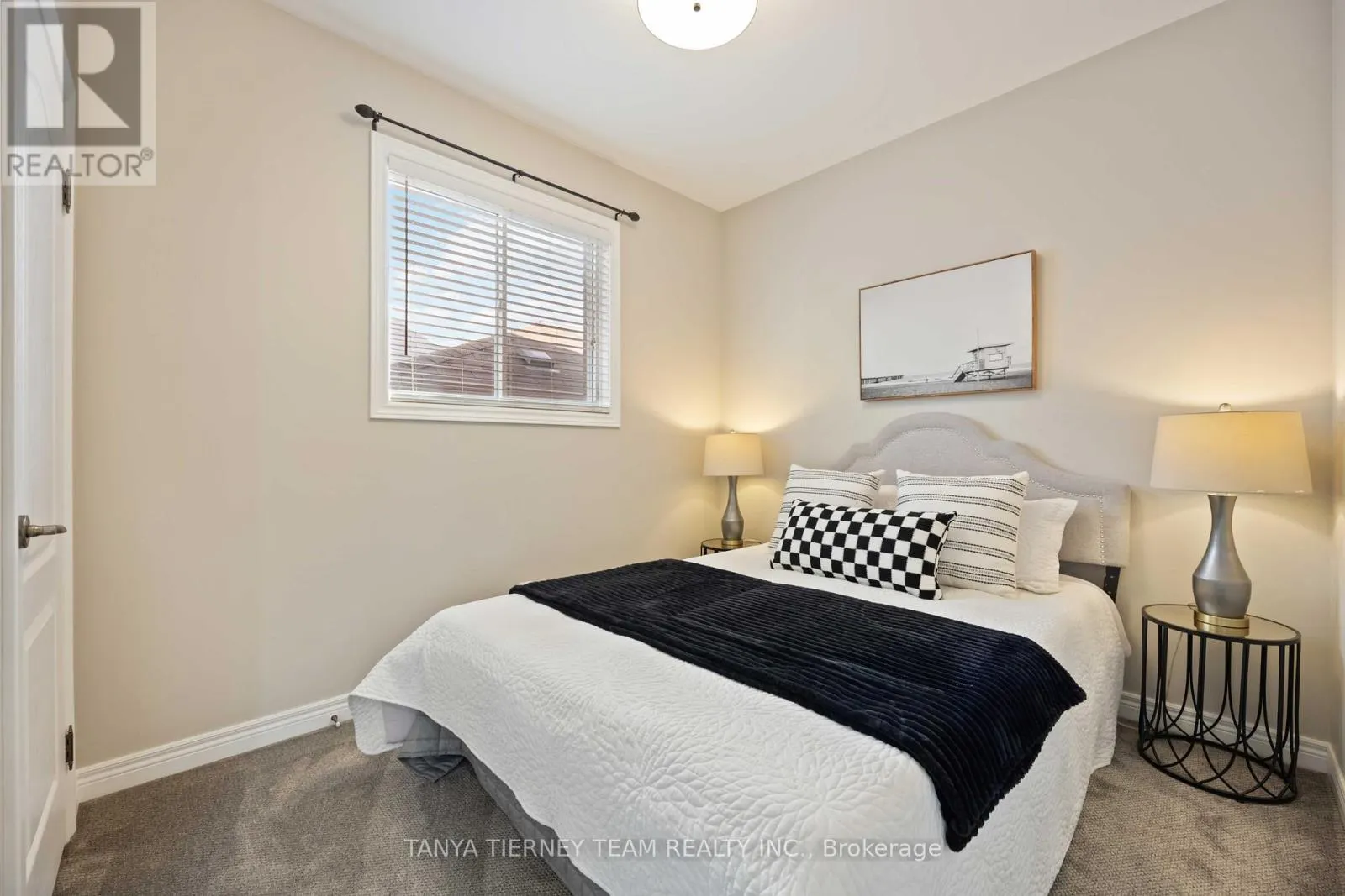 16 CODY AVENUE