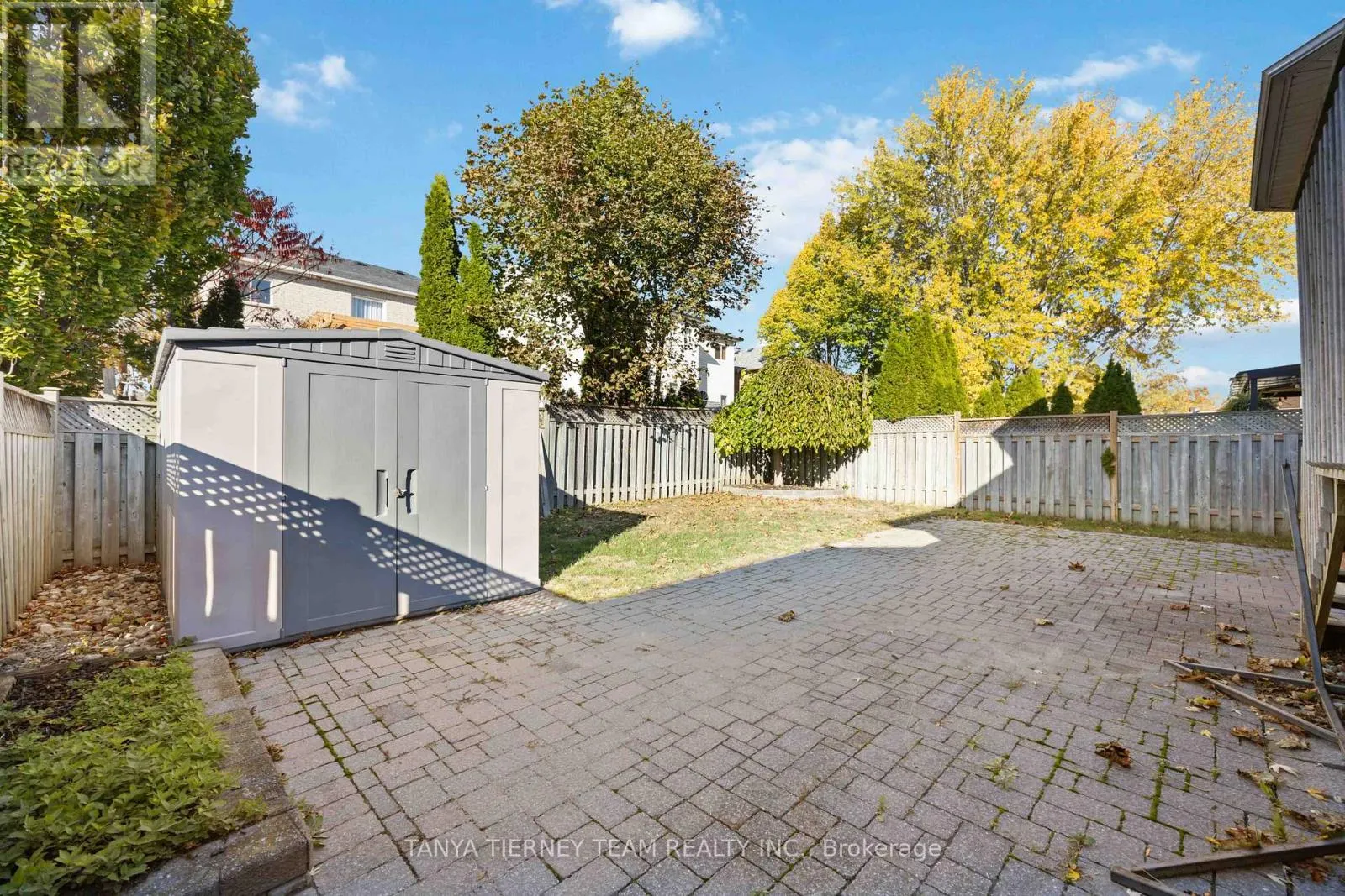 16 CODY AVENUE
