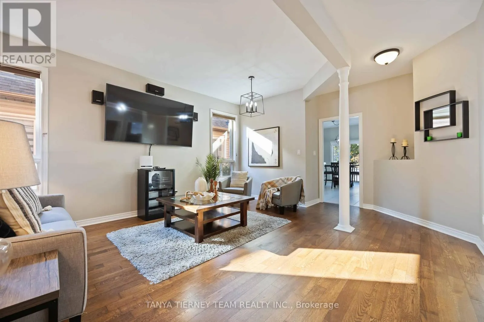 16 CODY AVENUE