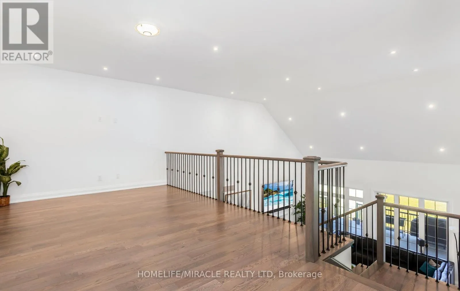 61 BONNIE BRAE COURT