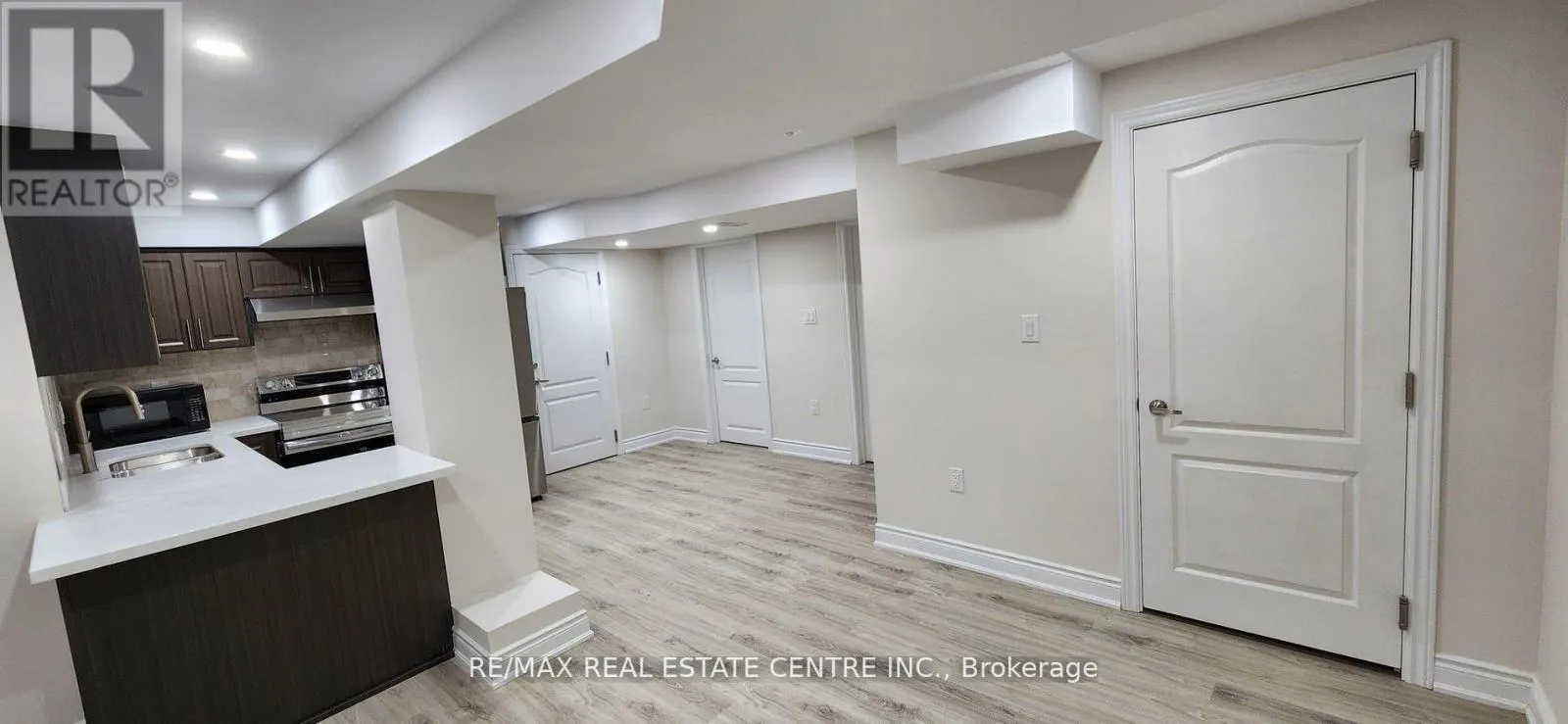 BASEMENT - 15 DAGWELL CRESCENT
