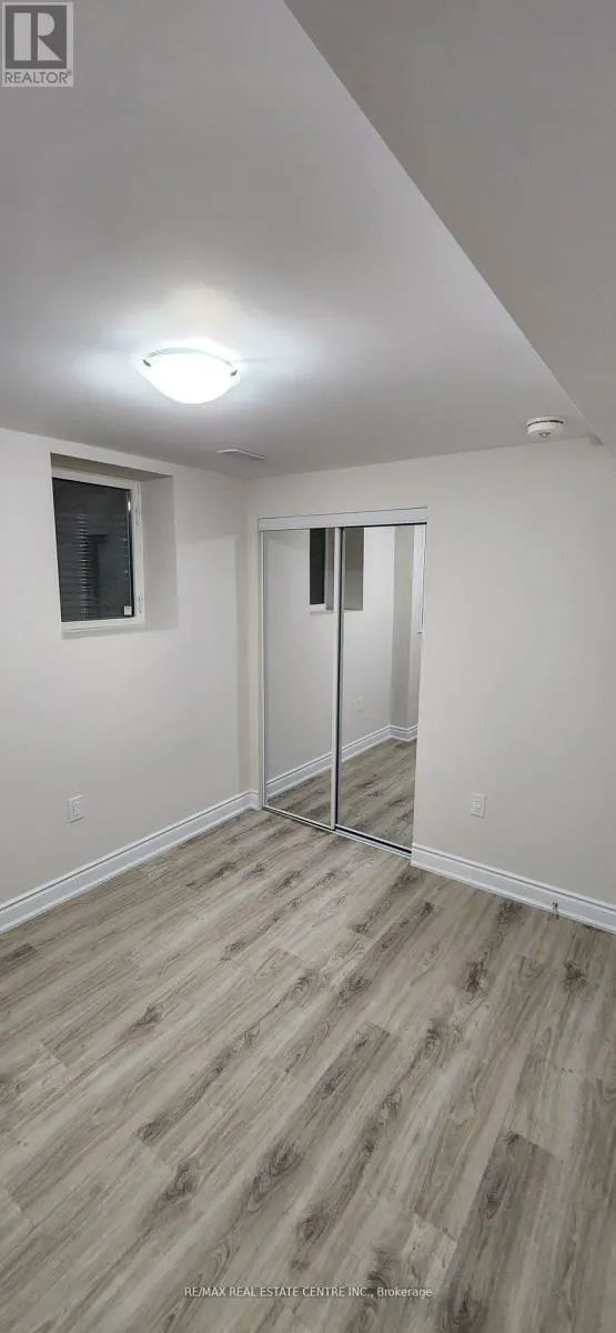 BASEMENT - 15 DAGWELL CRESCENT