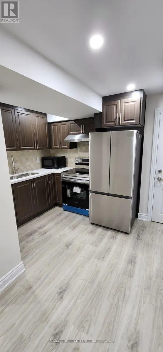 BASEMENT - 15 DAGWELL CRESCENT