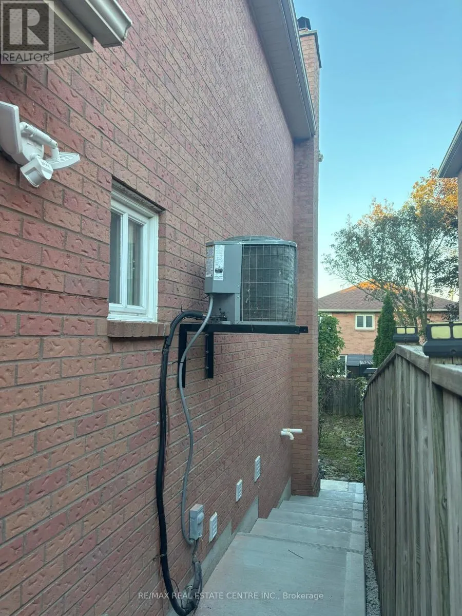 BASEMENT - 15 DAGWELL CRESCENT