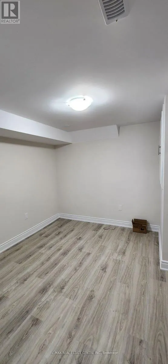 BASEMENT - 15 DAGWELL CRESCENT