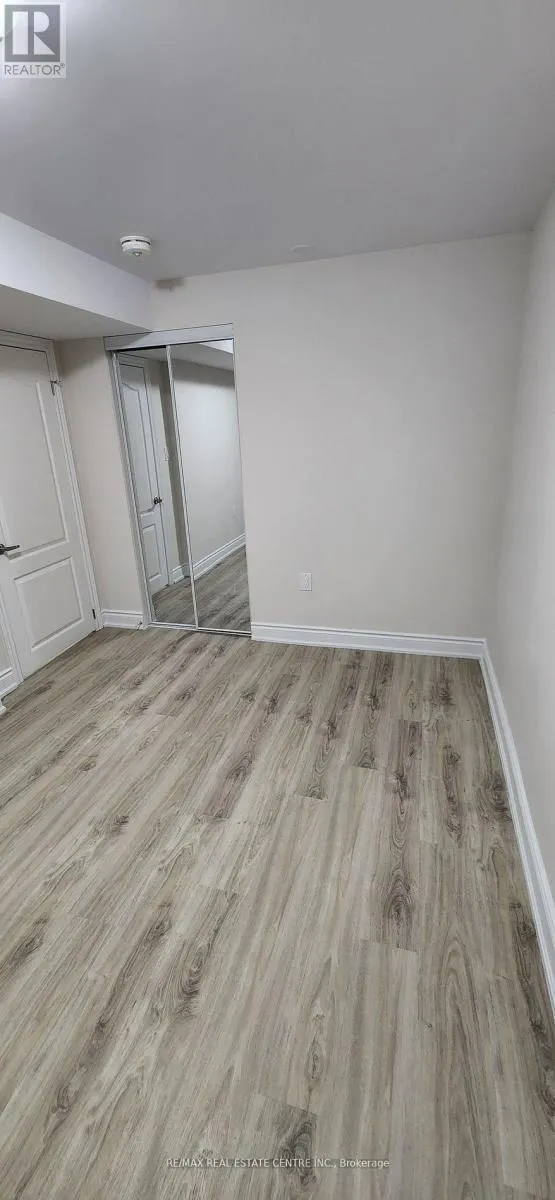 BASEMENT - 15 DAGWELL CRESCENT