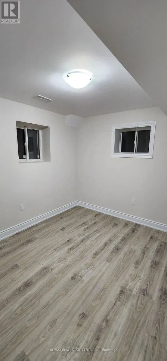BASEMENT - 15 DAGWELL CRESCENT