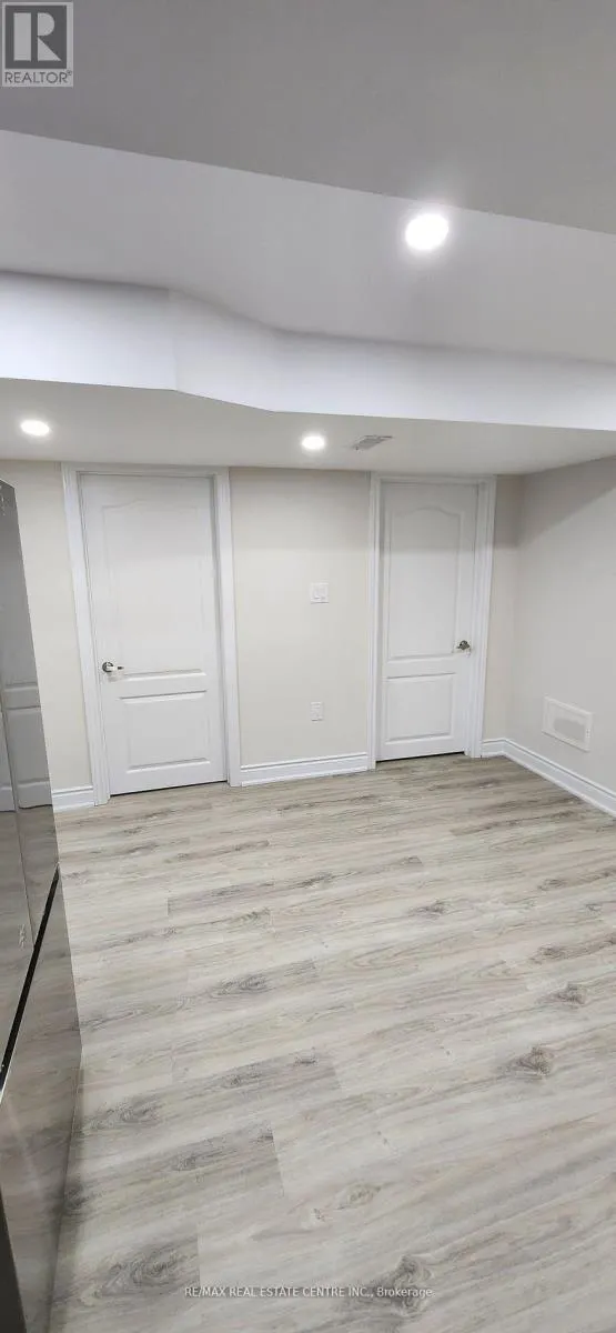 BASEMENT - 15 DAGWELL CRESCENT