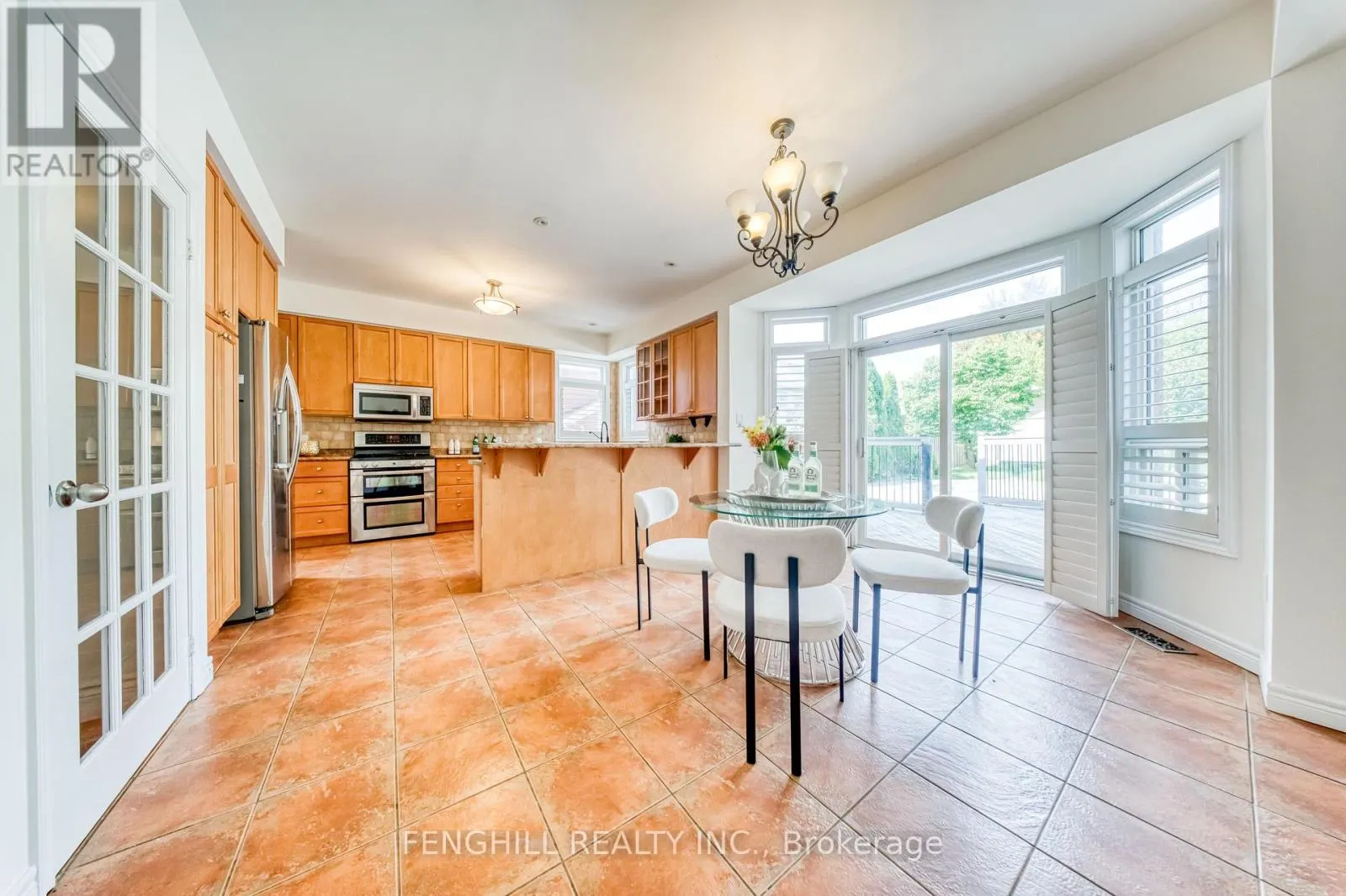 842 GREENLEAF CIRCLE