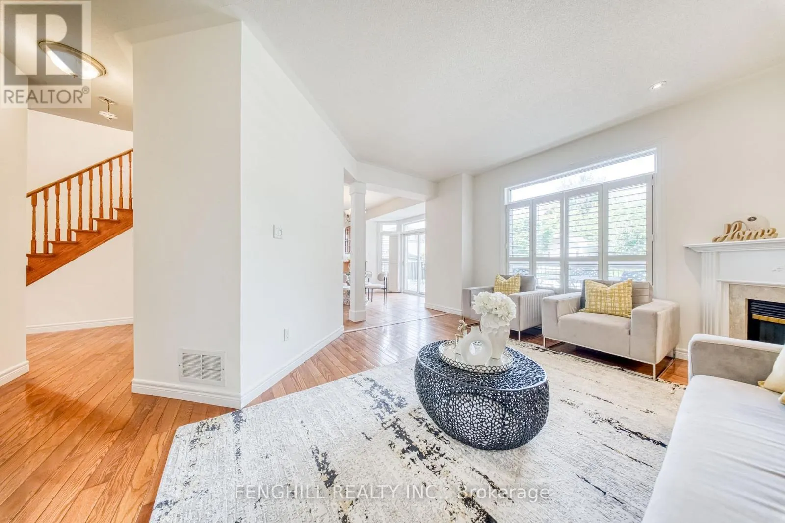 842 GREENLEAF CIRCLE