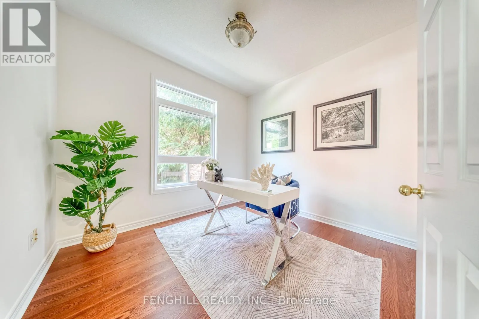 842 GREENLEAF CIRCLE