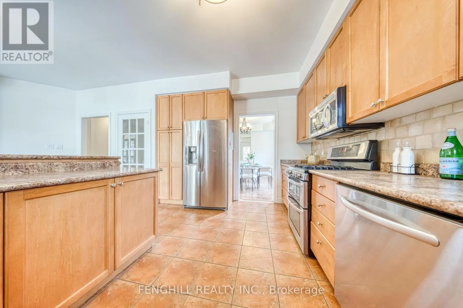 842 GREENLEAF CIRCLE
