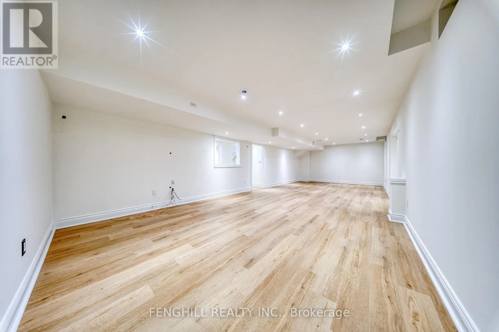 842 GREENLEAF CIRCLE